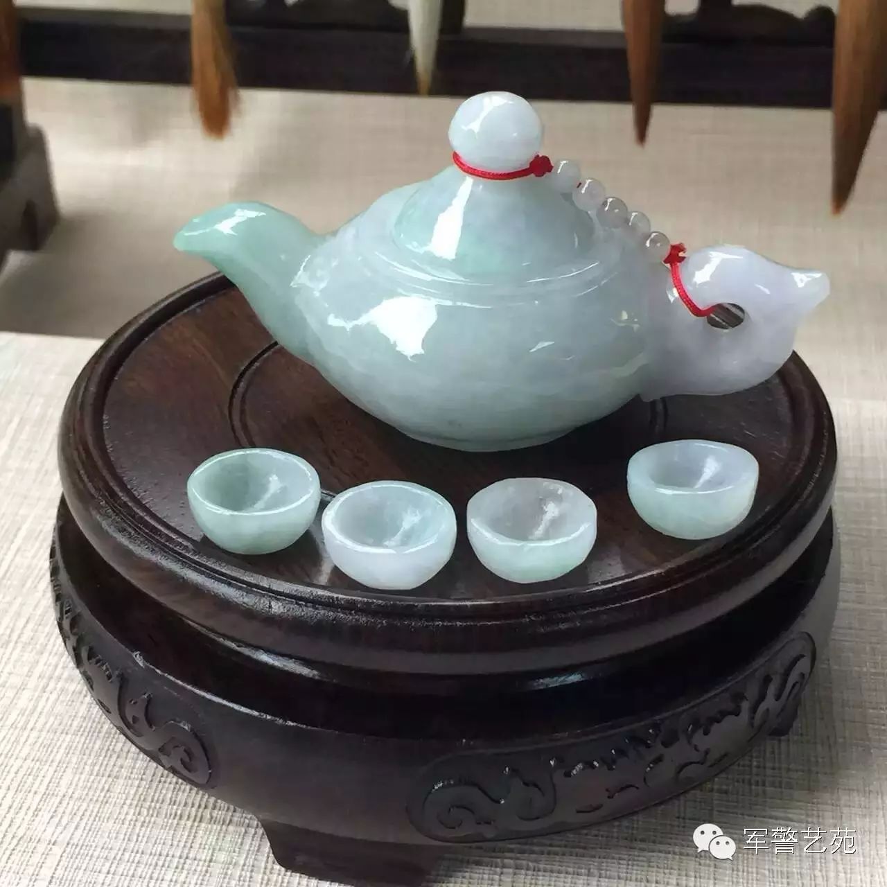 蜜蠟是帶白花好還是純黃好_白花蜜蠟和黃蜜蠟哪個好_蜜蠟黃白花是啥料