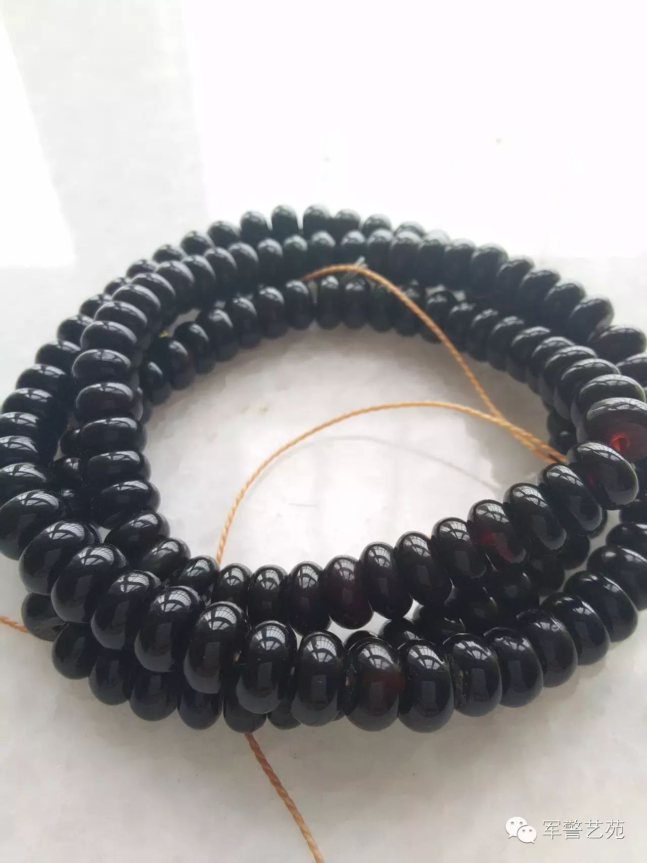 蜜蠟是帶白花好還是純黃好_蜜蠟黃白花是啥料_白花蜜蠟和黃蜜蠟哪個好