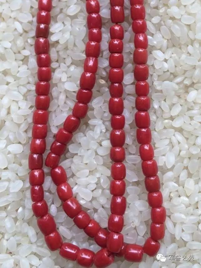 蜜蠟黃白花是啥料_蜜蠟是帶白花好還是純黃好_白花蜜蠟和黃蜜蠟哪個好