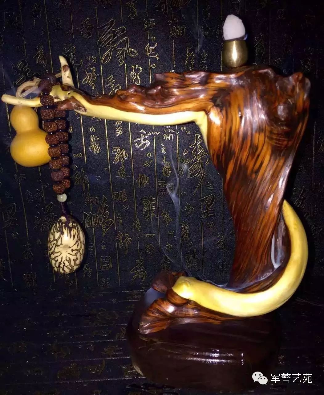 蜜蠟是帶白花好還是純黃好_蜜蠟黃白花是啥料_白花蜜蠟和黃蜜蠟哪個好