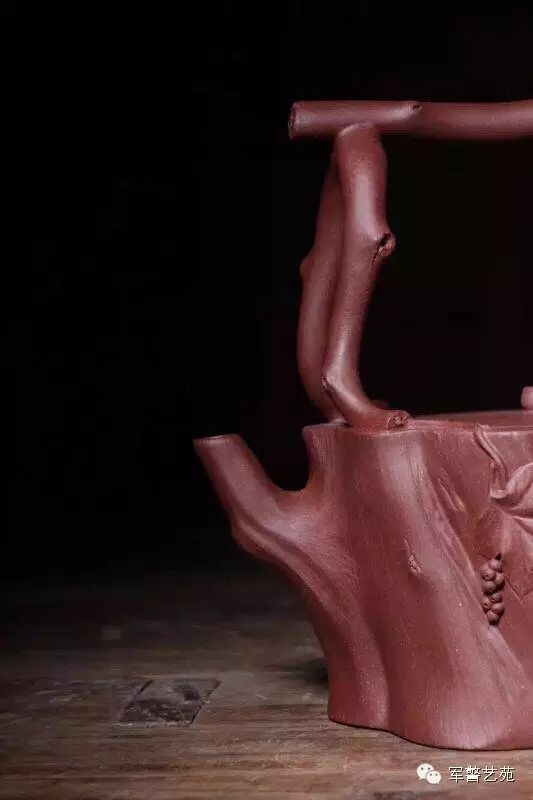 蜜蠟黃白花是啥料_蜜蠟是帶白花好還是純黃好_白花蜜蠟和黃蜜蠟哪個好