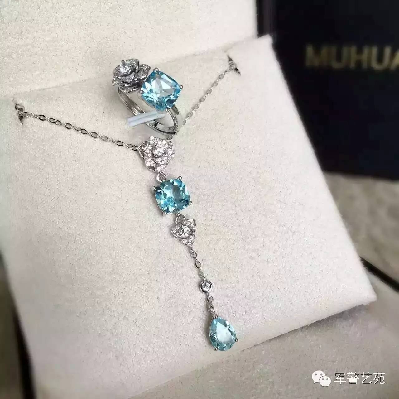 白花蜜蠟和黃蜜蠟哪個好_蜜蠟黃白花是啥料_蜜蠟是帶白花好還是純黃好