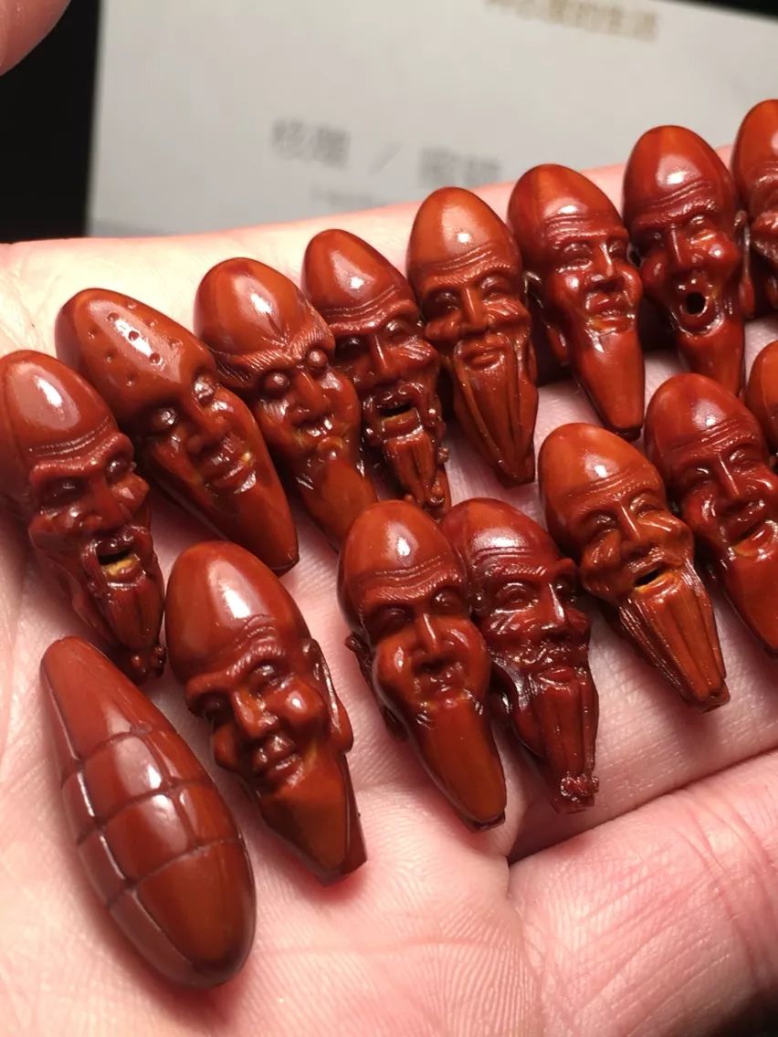 橄欖核雕十大名家_名家橄欖核雕作品欣賞_名家橄欖核雕刻圖片