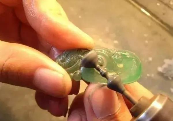 手工雕翡翠價格_翡翠雕工價格一覽_雕翡翠手工價格表