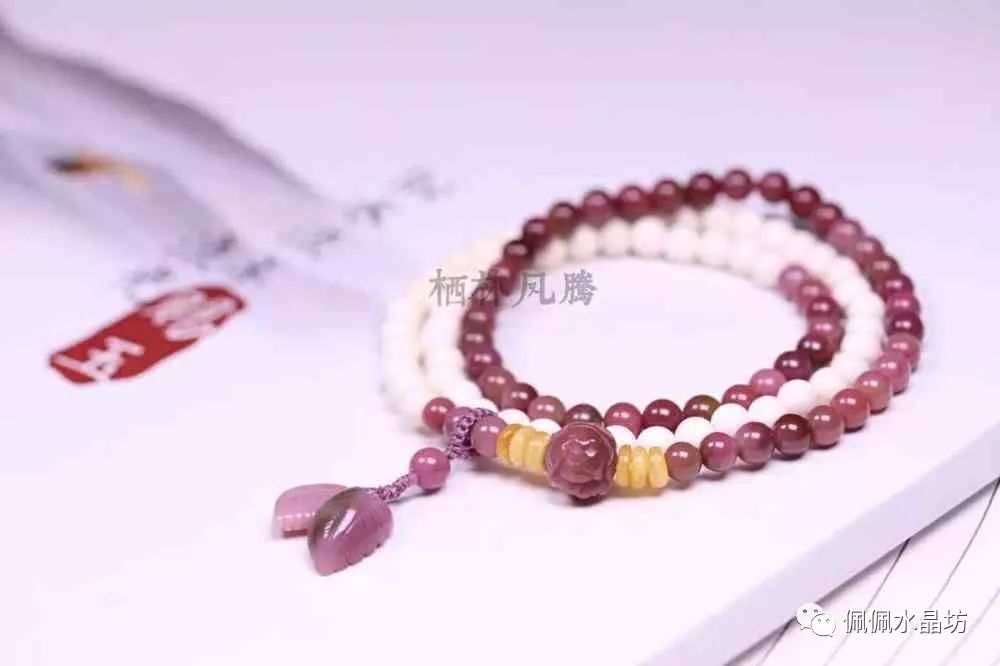 戴南紅手串有什么講究_南紅手鏈適合什么人戴_佩戴南紅手鏈有什么好處