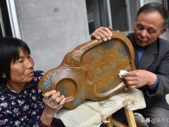 65歲大爺有奇才，爛石頭變成藝術茶具，有人花6000元買1件