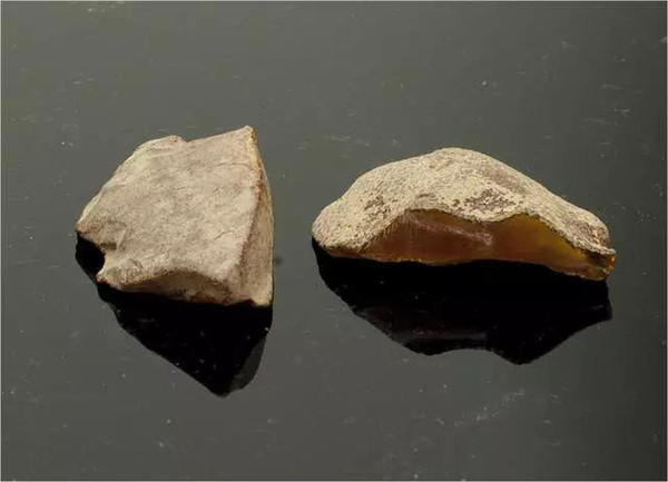 蜜蠟和石頭有什么區(qū)別_蜜蠟是石頭嗎_石蜜蠟手鏈值錢嗎