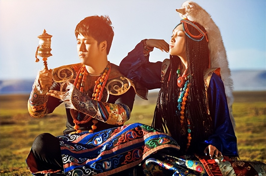 蜜蠟項(xiàng)鏈好處_蜜蠟項(xiàng)鏈多少顆珠子最好_蜜蠟項(xiàng)鏈一般多少錢