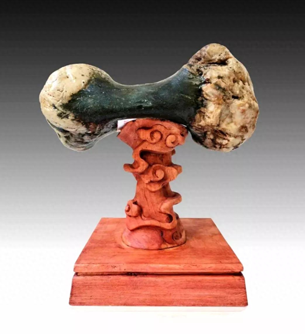 奇石哺育_孕育奇石圖片_奇石孕育