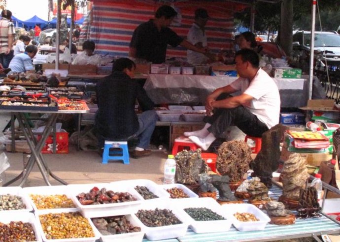 奇石石頭圖片_石頭奇石圖片高清_石頭奇觀圖片